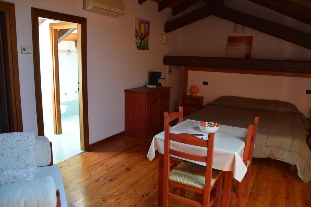 Agriturismo Domus Rustica コルモンス 部屋 写真